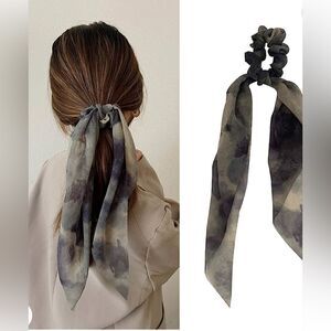 Scunci bundle of two sets of scrunchies. Total of four pieces. Great gifts